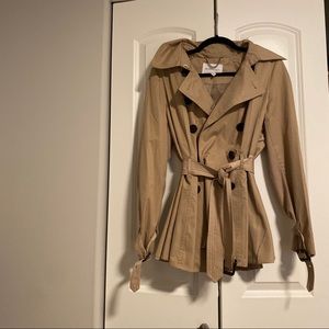Short BCBG Trench Coat Camel Color